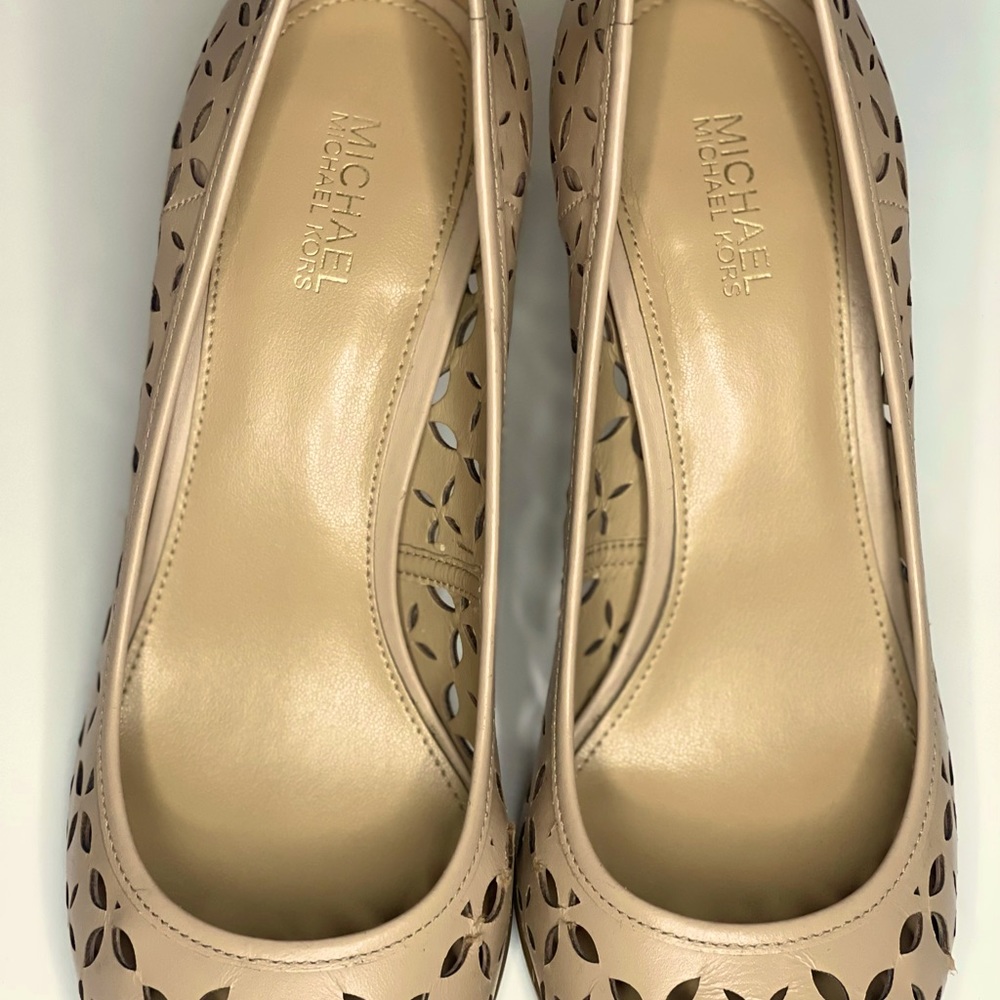 Michael Kors tan heels size 6.5